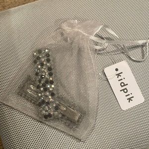 NEW classy black silver gray clips